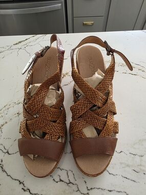 Women's Woven Leather Tan Suzzato Sandals, Size 8.5